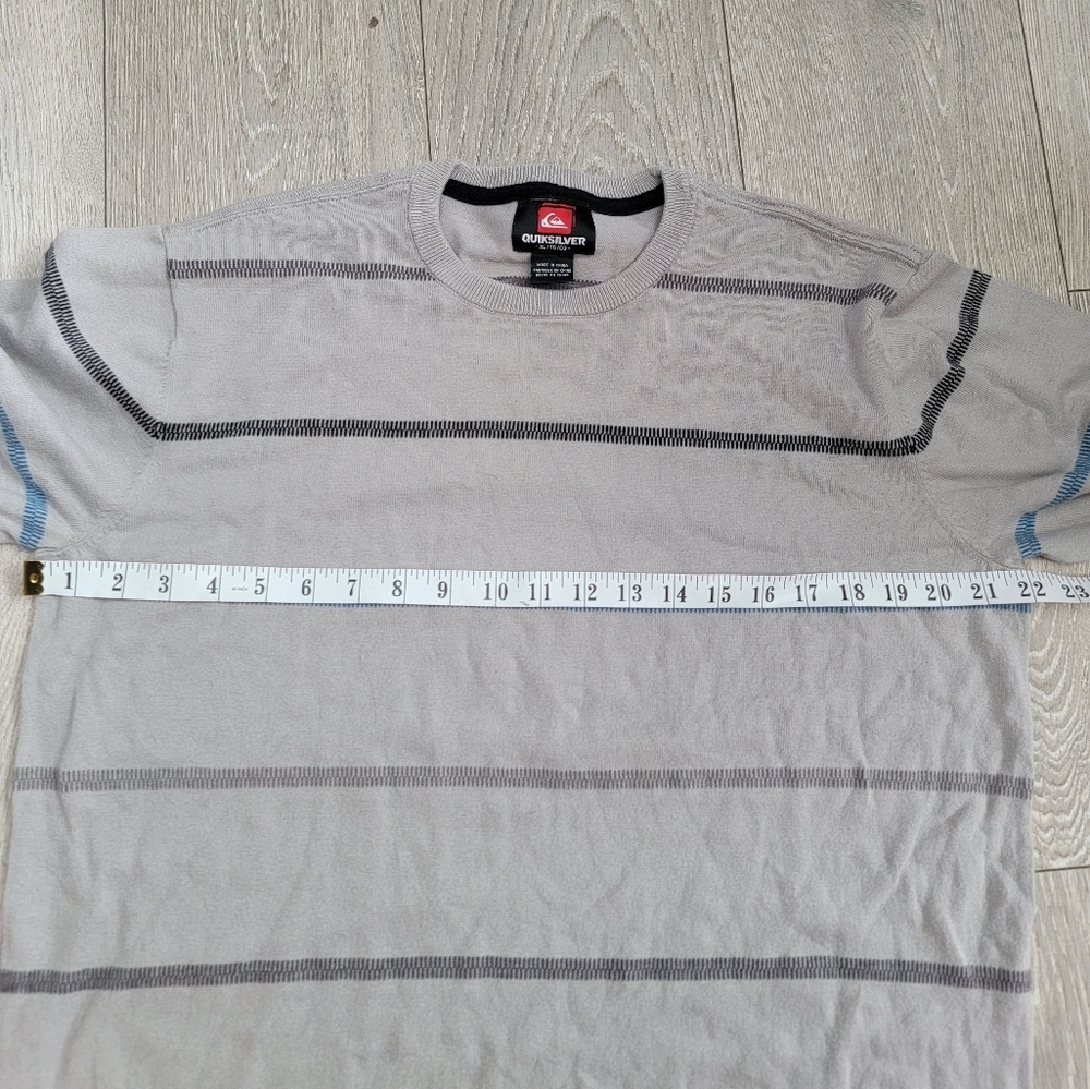 Quicksilver Sweater - Picture 3 of 4